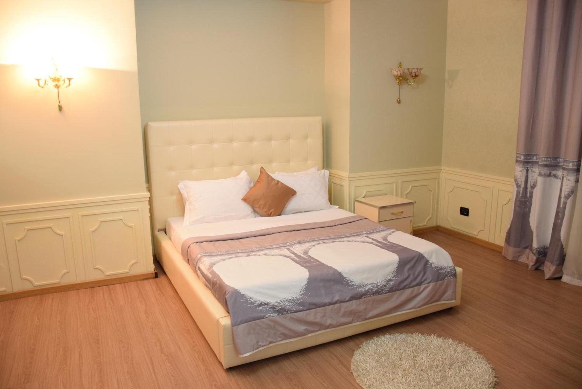 Hotel Eagle Tirana Bagian luar foto