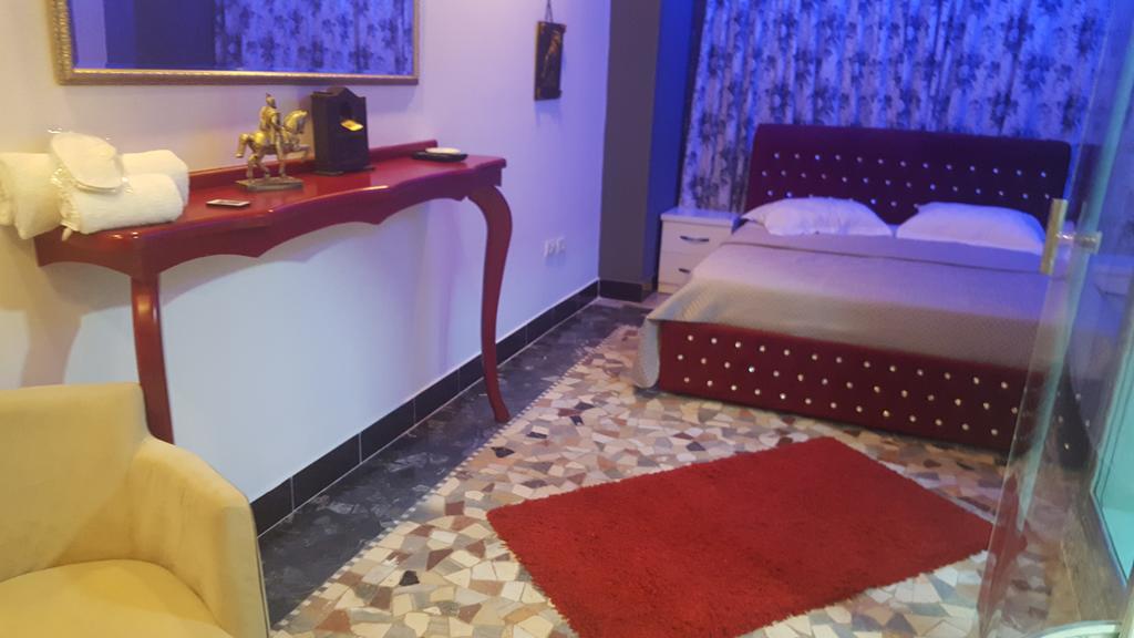 Hotel Eagle Tirana Bagian luar foto