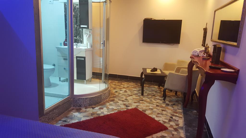 Hotel Eagle Tirana Bagian luar foto