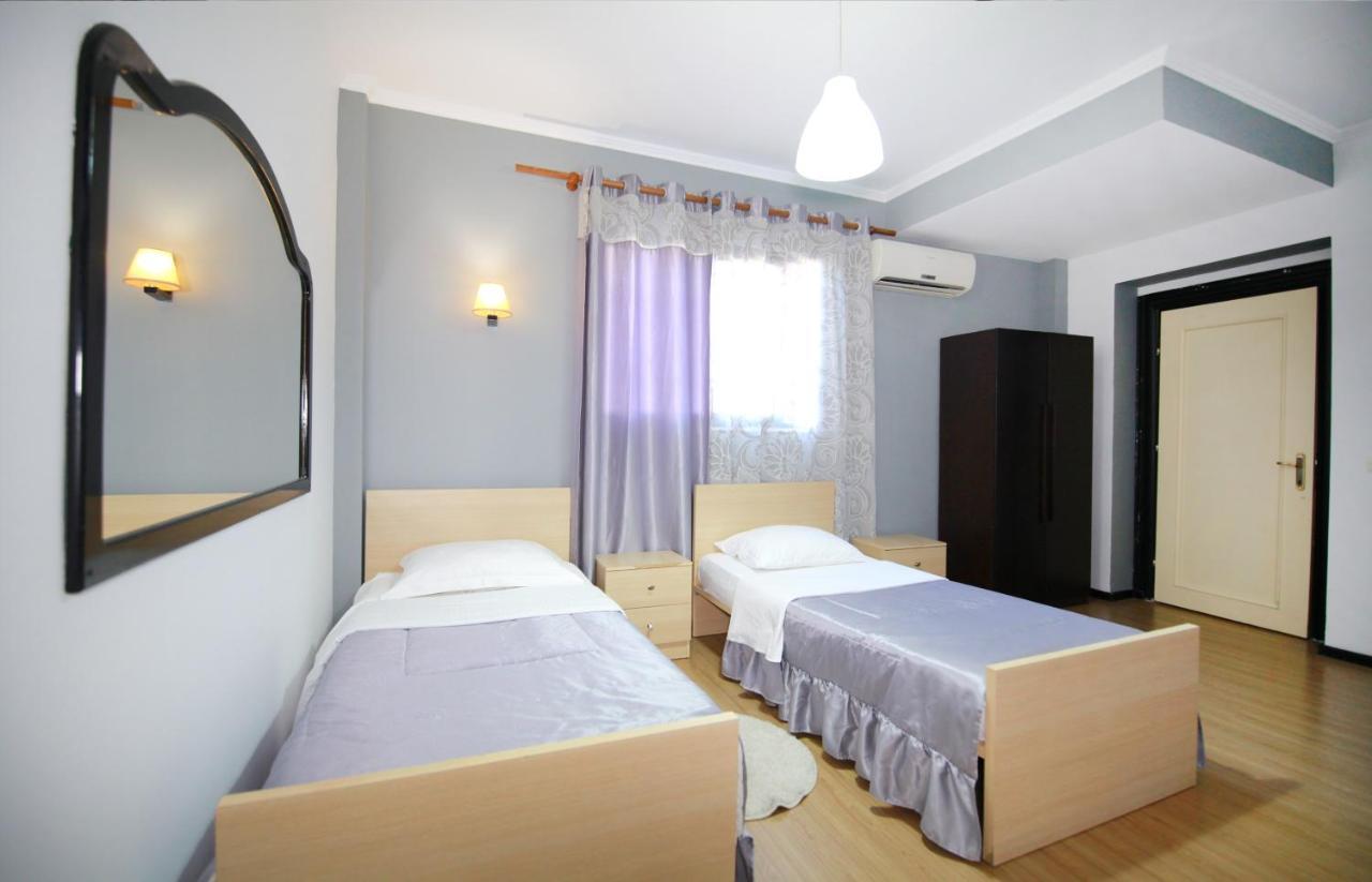 Hotel Eagle Tirana Bagian luar foto