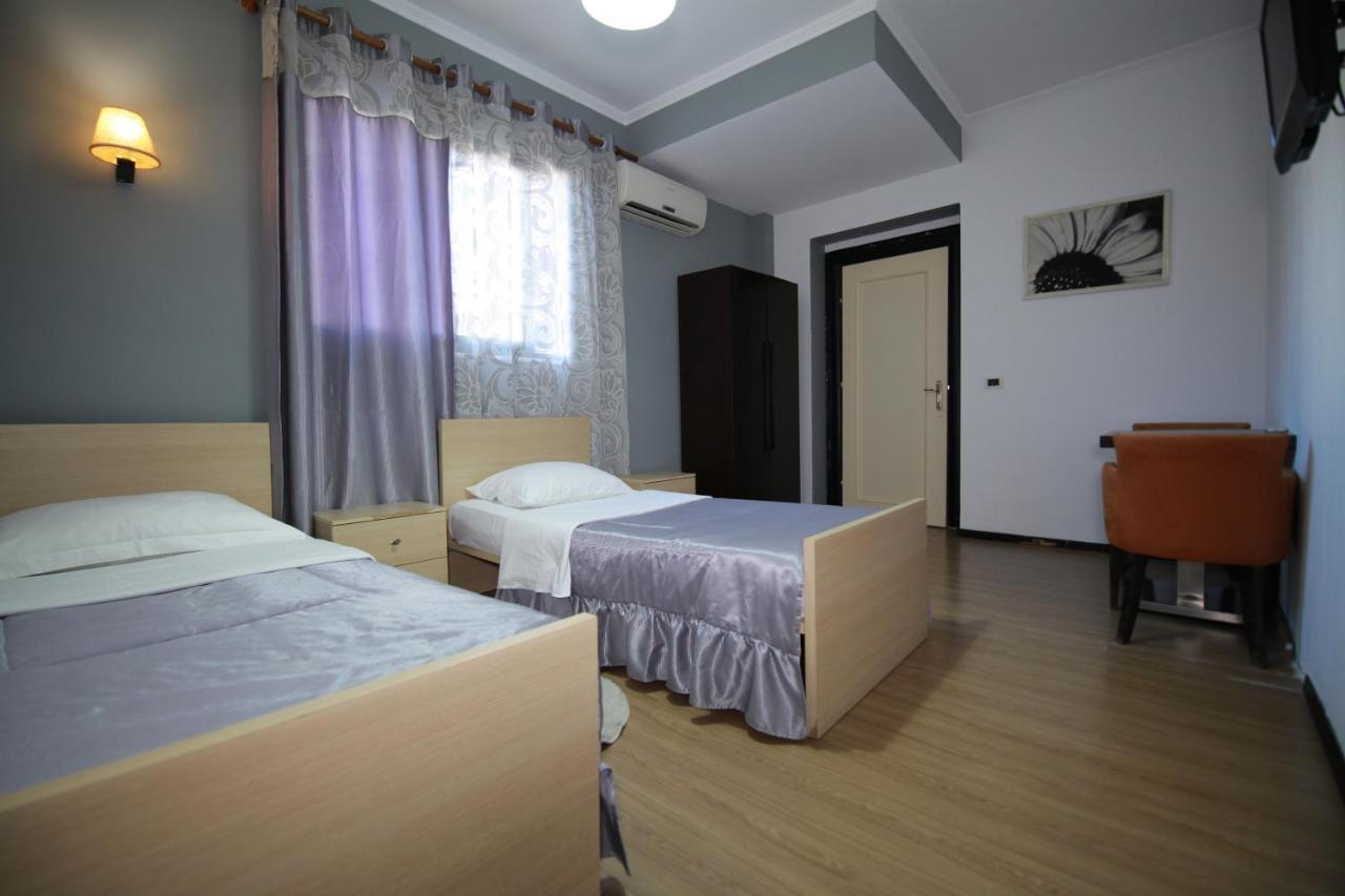 Hotel Eagle Tirana Bagian luar foto